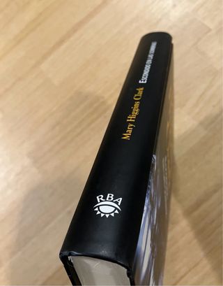 Mary Higgins Clark. Escondido en las sombras.