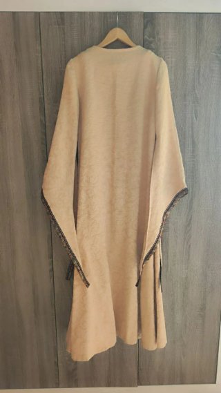 VESTIDO y TÚNICA MEDIEVAL