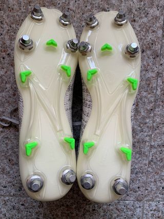 Botas de fútbol grises y verdes talla 43