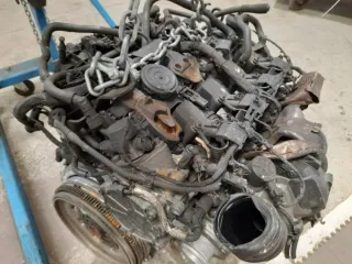 Motor Volkswagen Golf