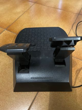 Volante Ferrari Thrustmaster