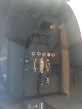 Monitor TV LG Flatron M227WDP con schermo Full HD