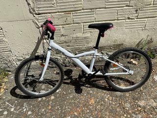 Bicicleta infantil B'TWIN blanca