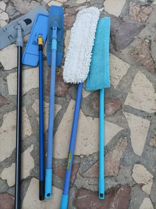 Mopas y mangos para limpieza
