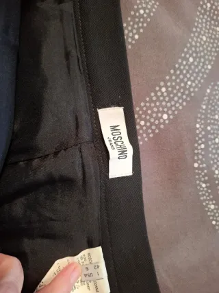 Falda negra con cinturón