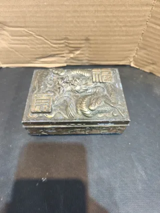 Antigua caja japonesa  siglo XX