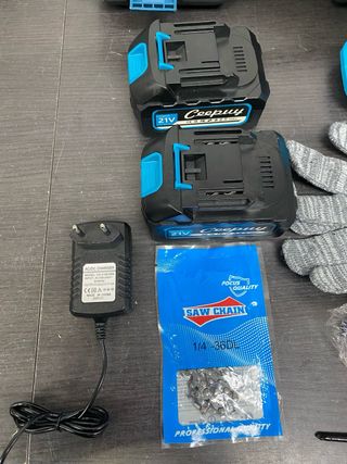 Mini motosierra a batería 21V