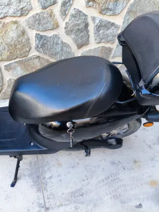 Scooter Eléctrica e-leaf Negra