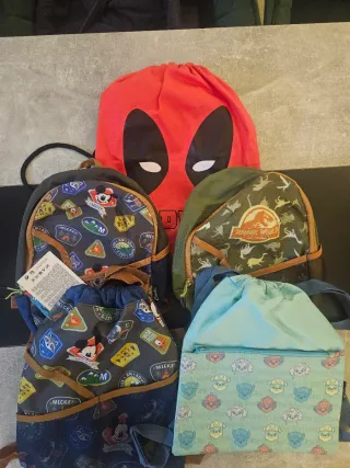 Lote de Mochilas , estiches  Disney,