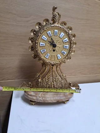 Reloj de sobremesa vintage dorado cisnes