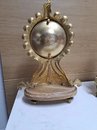 Reloj de sobremesa vintage dorado cisnes