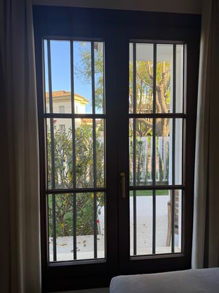 Ventanas Madera y Balconeras con Contraventanas