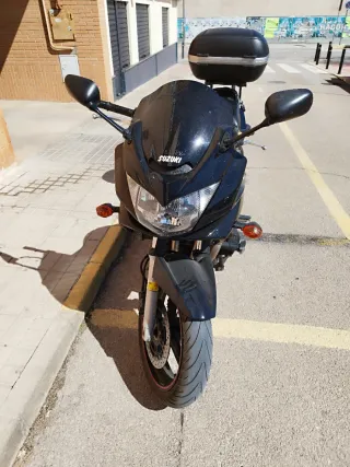 Suzuki Bandit 650 Negra