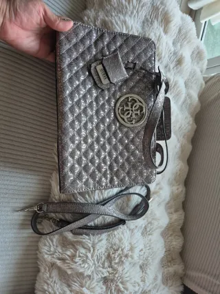 Bolso Guess Plateado