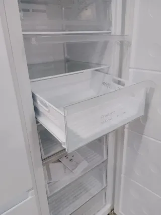 Congelador vertical blanco