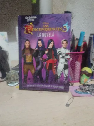Los Descendientes 3. La novela: Narrativa