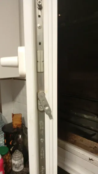 4 Ventanas y 1 Puerta PVC