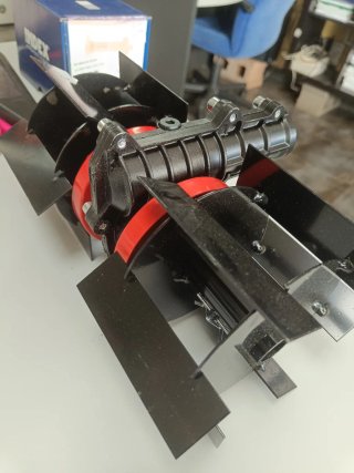 Rueda desbrozadora para cortadora de césped