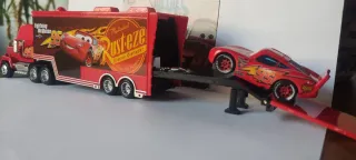 RAYO MCQUEEN RUST-EZE+CAMIÓN 95