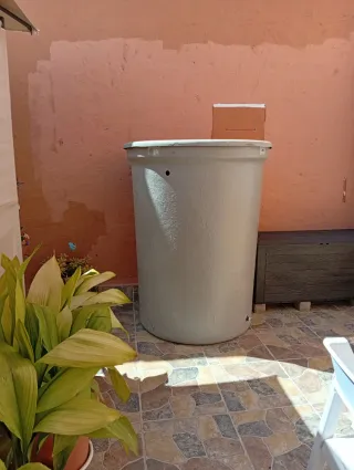 Depósito agua 1000L con accesorios