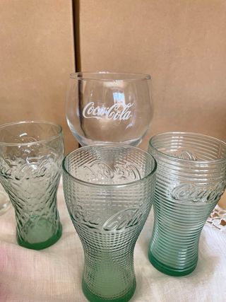 Lote de 9 vasos y botella Coca-Cola