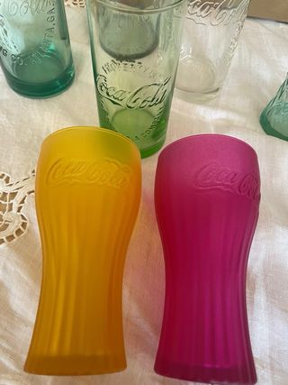Lote de 9 vasos y botella Coca-Cola