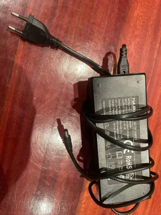 PATINETE ELÉCTRICO TODOMART S9 ,318 km Como nuevo