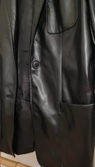 Blazer de cuero negro