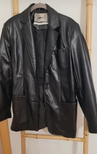 Blazer de cuero negro