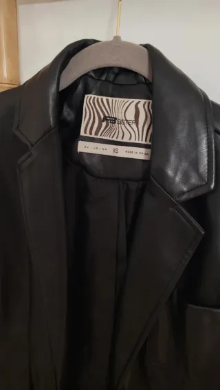 Blazer de cuero negro