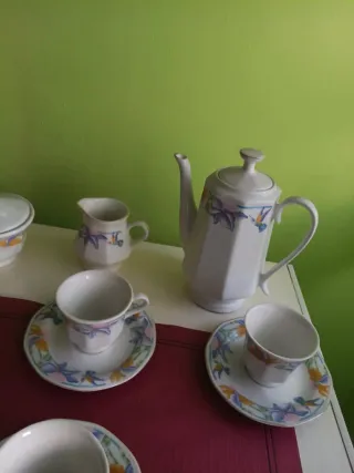 Juego de café de porcelana multicolor