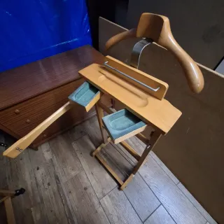 Galan de ropa madera y metal