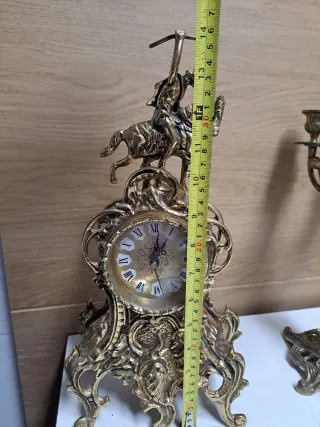 Reloj de mesa vintage latón