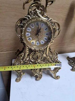 Reloj de mesa vintage latón