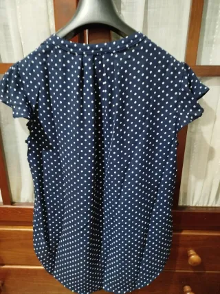 Camisa Cortefiel lunares azul y blanco