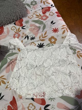 Blusa Stradivarius encaje blanco