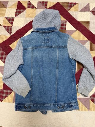 Chaqueta vaquera Pull&Bear con capucha