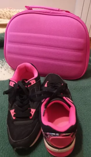 Zapatillas Talla 39 y Neceser Grande