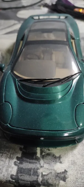 Coche Colección Jaguar XJ220 Verde escala 1:18