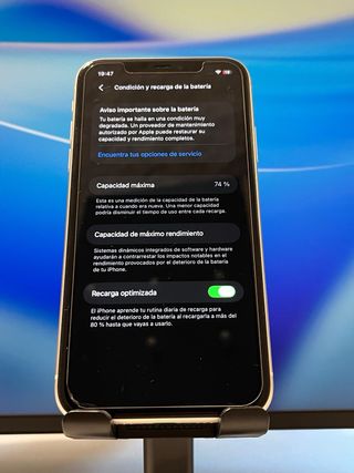 iPhone 11 64GB Negro – Como nuevo, batería 74%