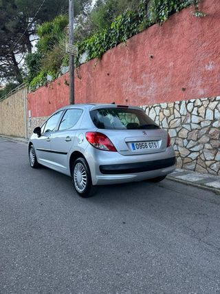 Peugeot 207 2011