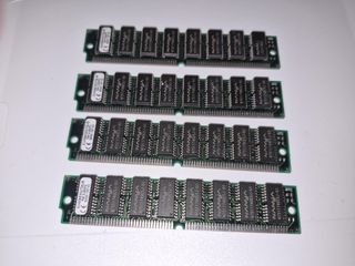 4 memorias EDO 16 megas 72 contactos marca PNY