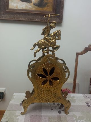 Reloj de sobremesa de bronce