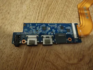 Placa base de puertos USB con cable y conectores