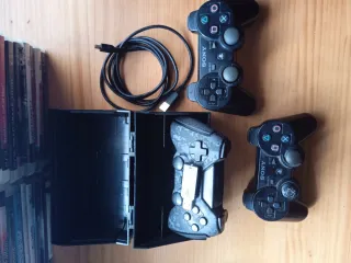 2 Consolas PS3 + 3 Mandos + 46 Juegos PS3 y 12 PS2