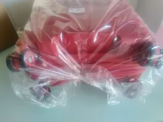 Maleta cabina Roncato rígida roja nueva