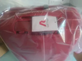 Maleta cabina Roncato rígida roja nueva