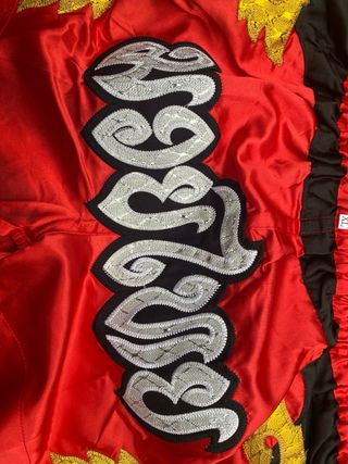 Pantalones Muay Thai Boxer Rojos y Negros