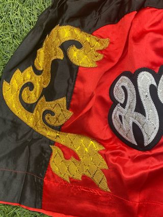 Pantalones Muay Thai Boxer Rojos y Negros