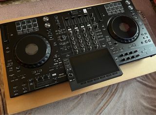 Alphateta Pioneer DJ XDJ-AZ + accesorios